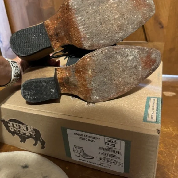 Junk Gypsy booties - Picture 3 of 3